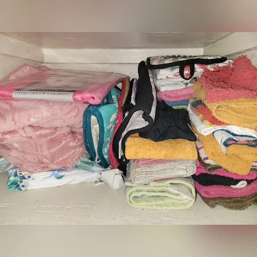 Surprise 6 used hand towels